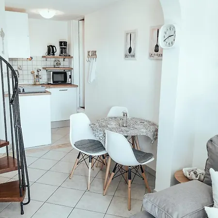 Charming Marta Apartment